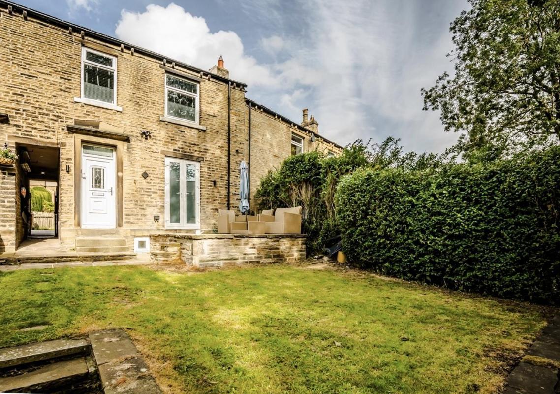 The Cosey Tucked-Away Cottage 2 Or 3 Bedroom Options Huddersfield Exterior photo
