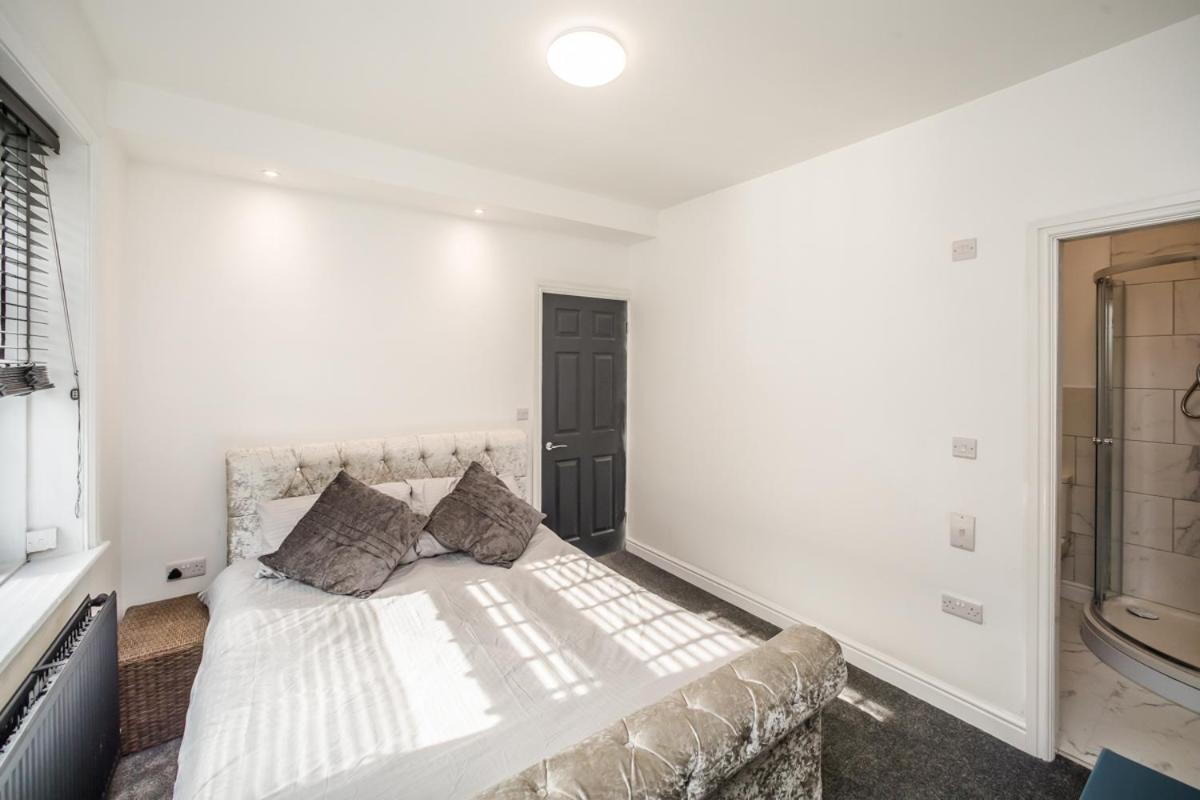 The Cosey Tucked-Away Cottage 2 Or 3 Bedroom Options Huddersfield Exterior photo