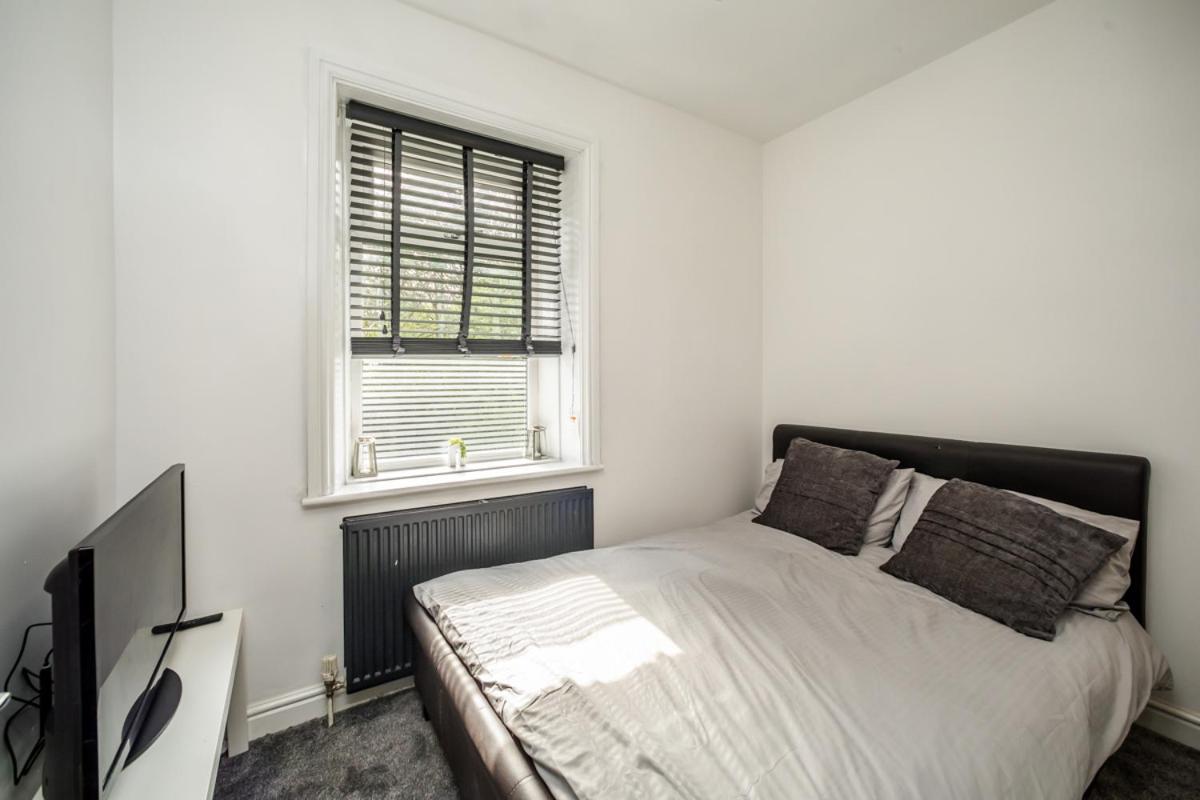 The Cosey Tucked-Away Cottage 2 Or 3 Bedroom Options Huddersfield Exterior photo