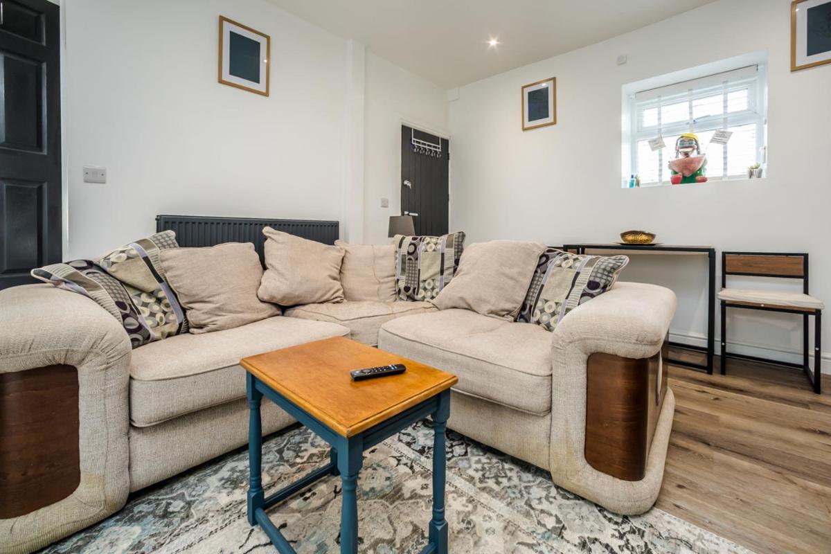 The Cosey Tucked-Away Cottage 2 Or 3 Bedroom Options Huddersfield Exterior photo