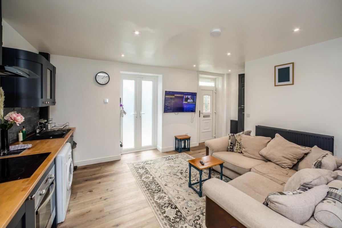 The Cosey Tucked-Away Cottage 2 Or 3 Bedroom Options Huddersfield Room photo
