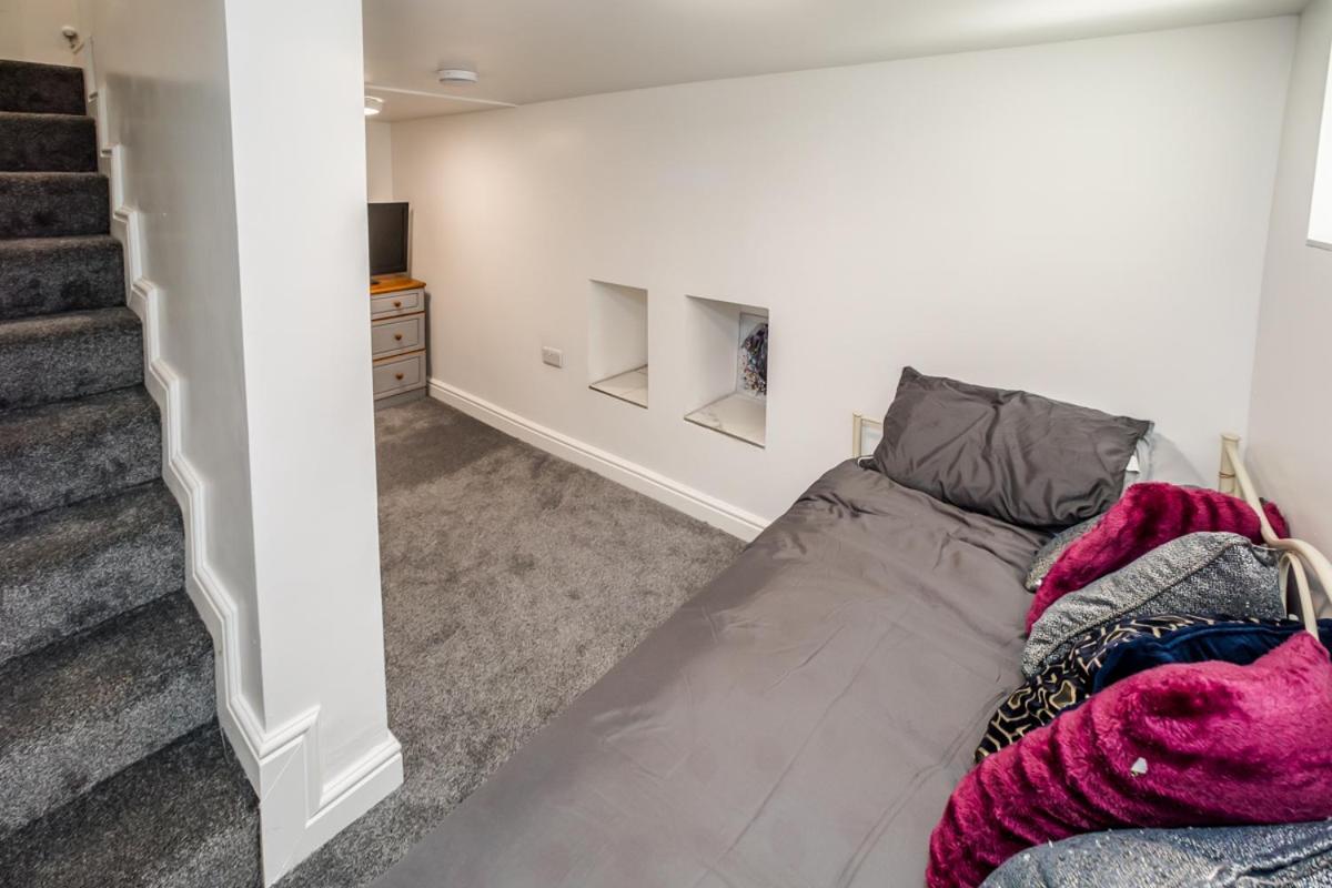 The Cosey Tucked-Away Cottage 2 Or 3 Bedroom Options Huddersfield Room photo